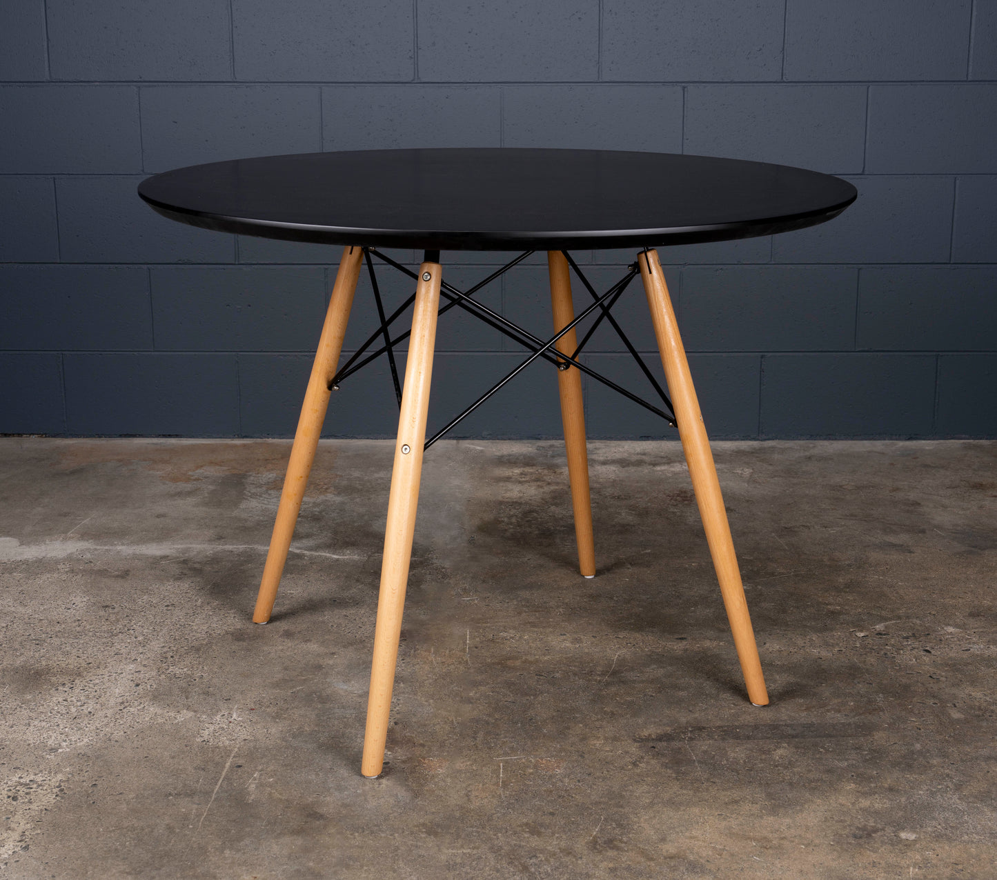 Eames 1.2m Round Table