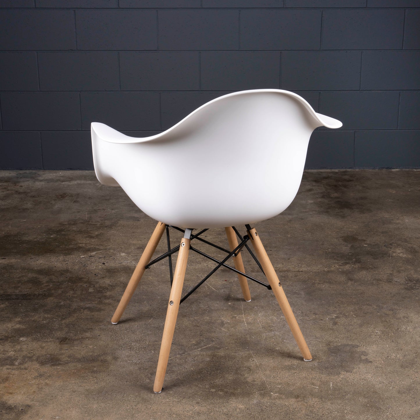 Replica Eames Arm Chair